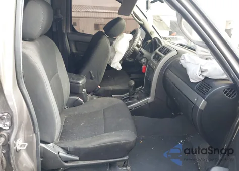 2004 Nissan Xterra Se S/C z USA, uszkodzony, nr VIN 5N1MD28Y64C626616